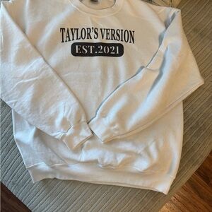 Swifties sweater! White Crewneck Sweater with Taylor’s Version est 2021